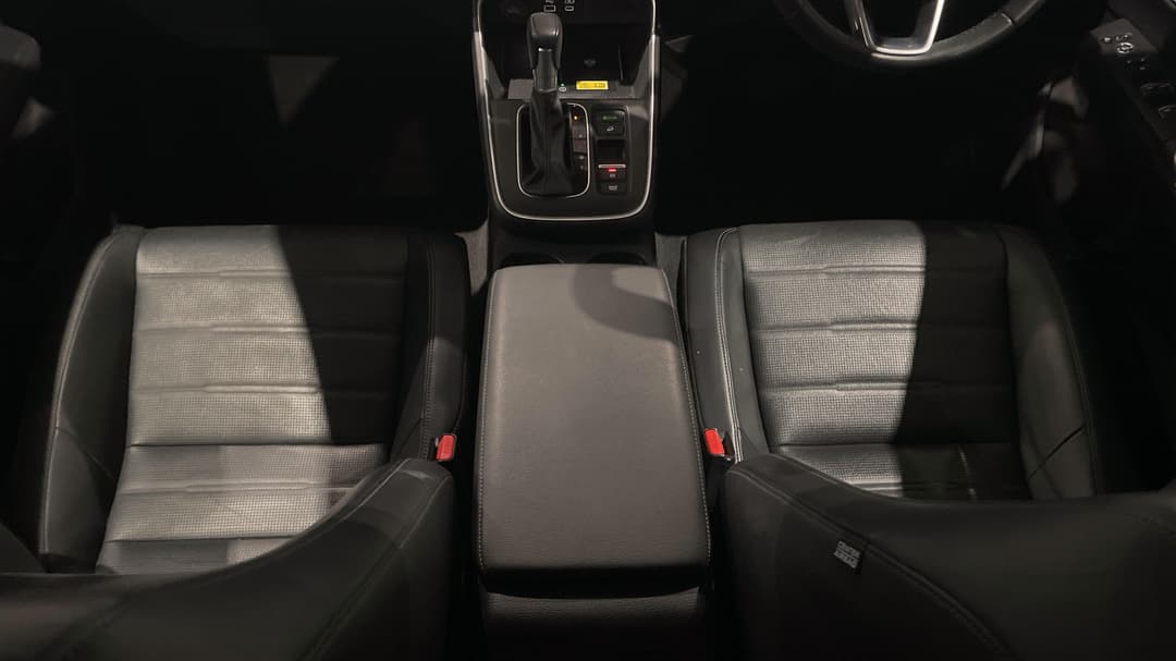 2024 Honda CR-V Vti L (AWD) 5 Seats, Automatic, 24122 km, Center Console
