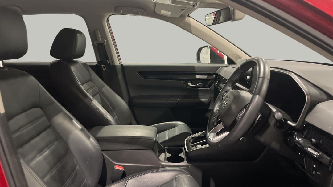 2024 Honda CR-V Vti L (AWD) 5 Seats, Automatic, 24122 km, Right Side Front Door Cabin View