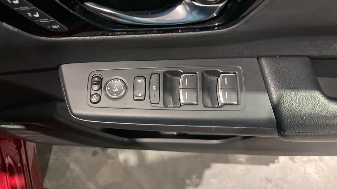 2024 Honda CR-V Vti L (AWD) 5 Seats, Automatic, 24122 km, Drivers Side Door Panel Controls