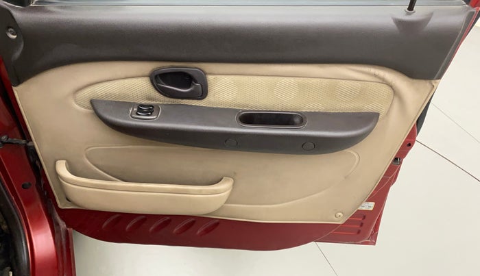 2013 Hyundai Santro Xing GL PLUS, Petrol, Manual, 71,365 km, Driver Side Door Panels Control