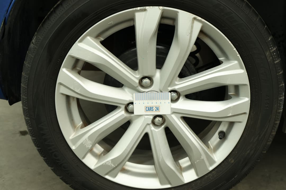 2015 Suzuki Swift Gl Navi Aw, Automatic, 86375 km, Wheels Rim Rear RHS Scratch