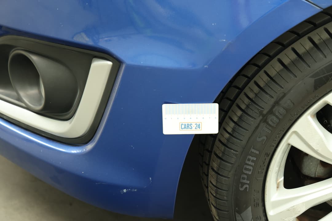 2015 Suzuki Swift Gl Navi Aw, Automatic, 86375 km, Bumper Front Scratch