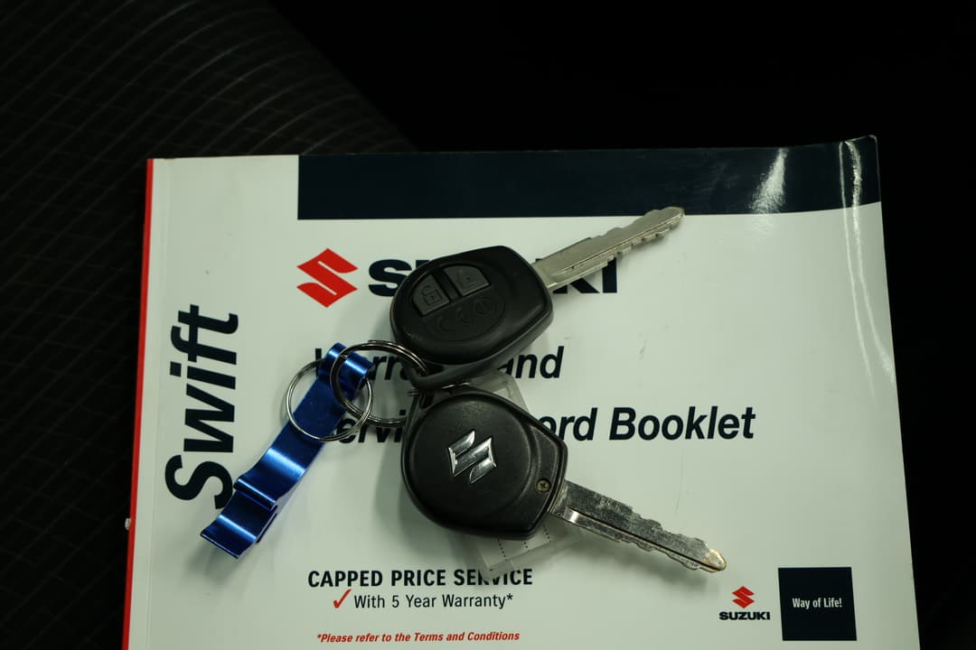 2015 Suzuki Swift Gl Navi Aw, Automatic, 86375 km, Key Close-up
