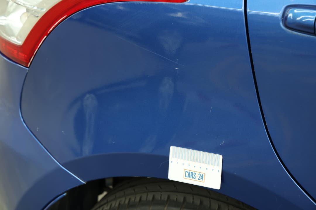 2015 Suzuki Swift Gl Navi Aw, Automatic, 86375 km, Quarter Panel Rear RHS Scratch