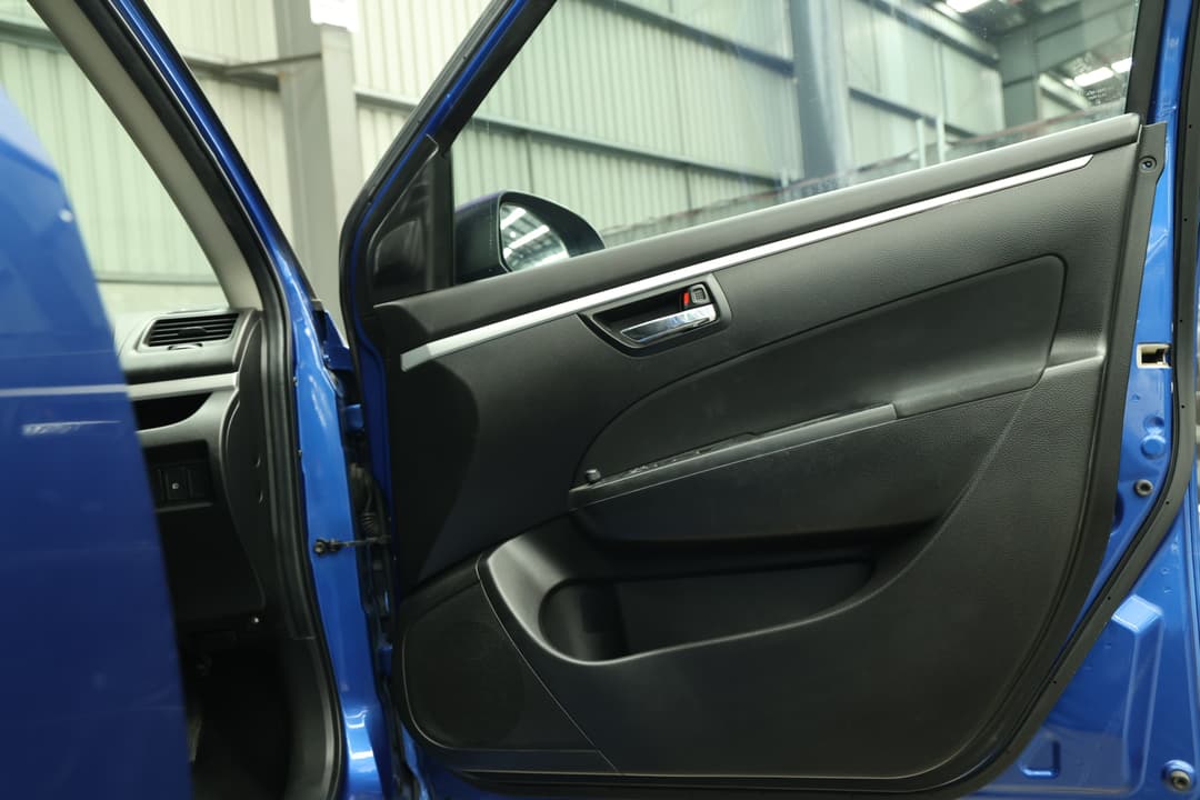 2015 Suzuki Swift Gl Navi Aw, Automatic, 86375 km, Speaker View