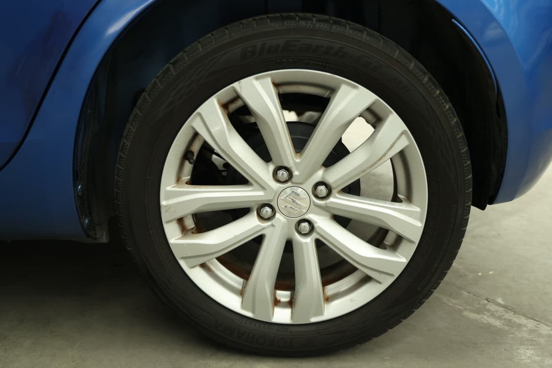 2015 Suzuki Swift Gl Navi Aw, Automatic, 86375 km, Left Rear Wheel
