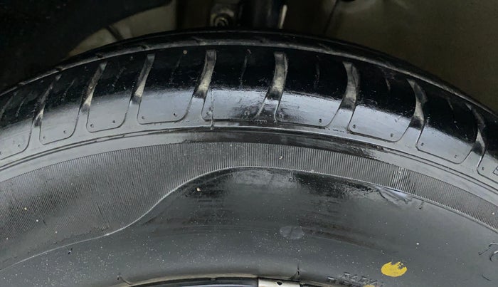 2018 Maruti Dzire VXI, Petrol, Manual, 29,706 km, Left Front Tyre Tread