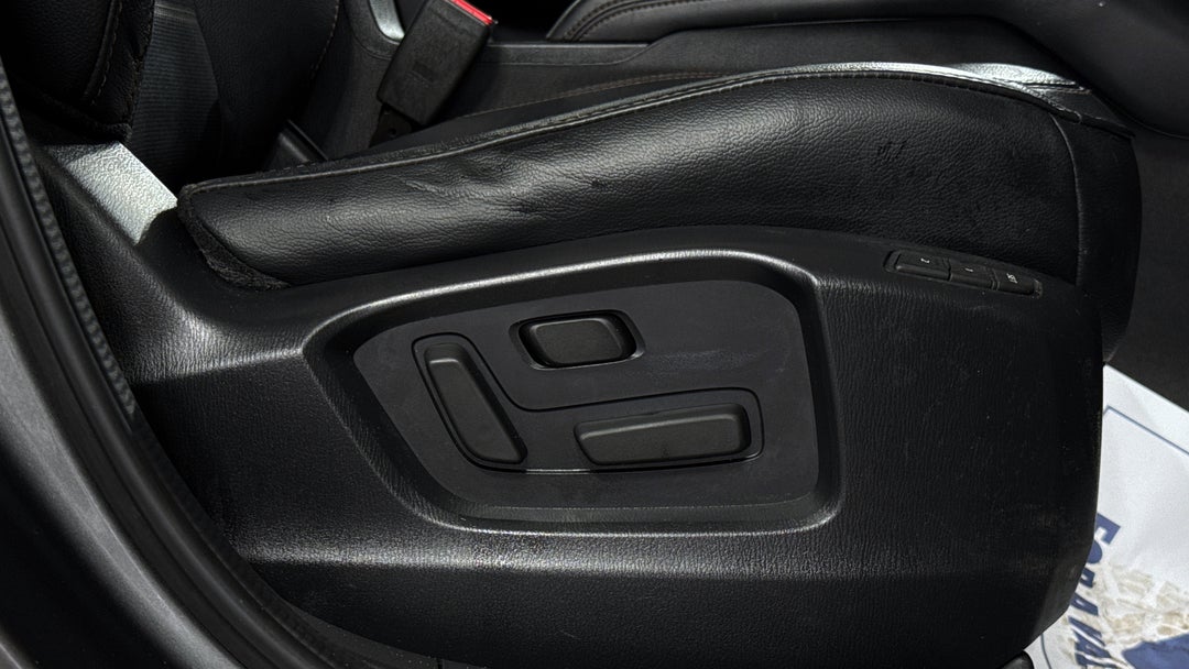 2021 Mazda CX-5 Gt (AWD), Automatic, 48098 km, Drivers Side Adjustment Panel