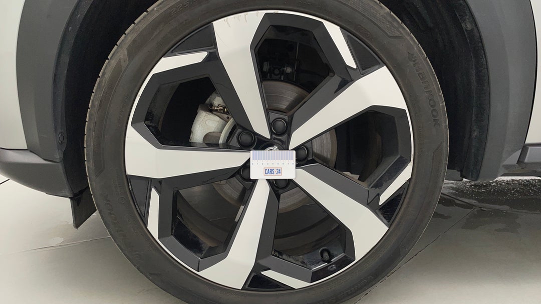 Wheels Rim Front LHS Gutter Rash