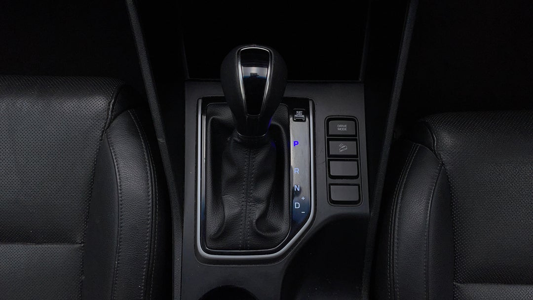 2016 Hyundai Tucson Active X (fwd), Automatic, 103628 km, Gear Lever 