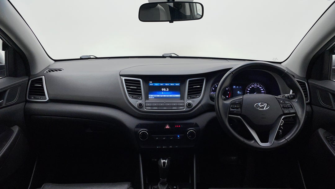 2016 Hyundai Tucson Active X (fwd), Automatic, 103628 km, Dashboard View