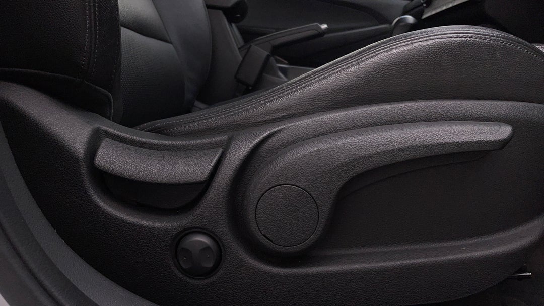 2016 Hyundai Tucson Active X (fwd), Automatic, 103628 km, Drivers Side Adjustment Panel