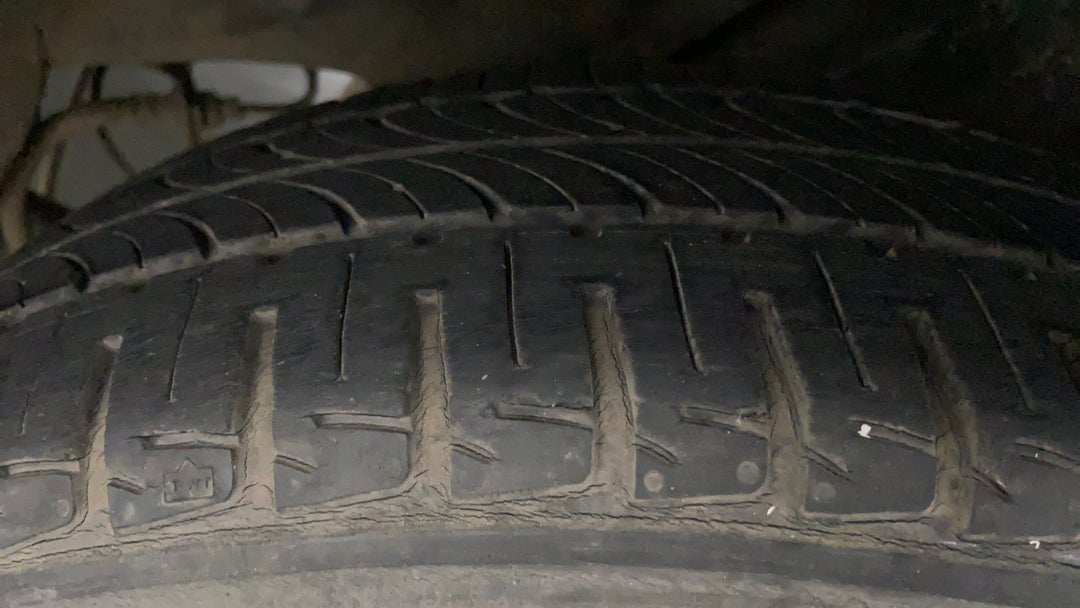 Left Front Tyre Tread