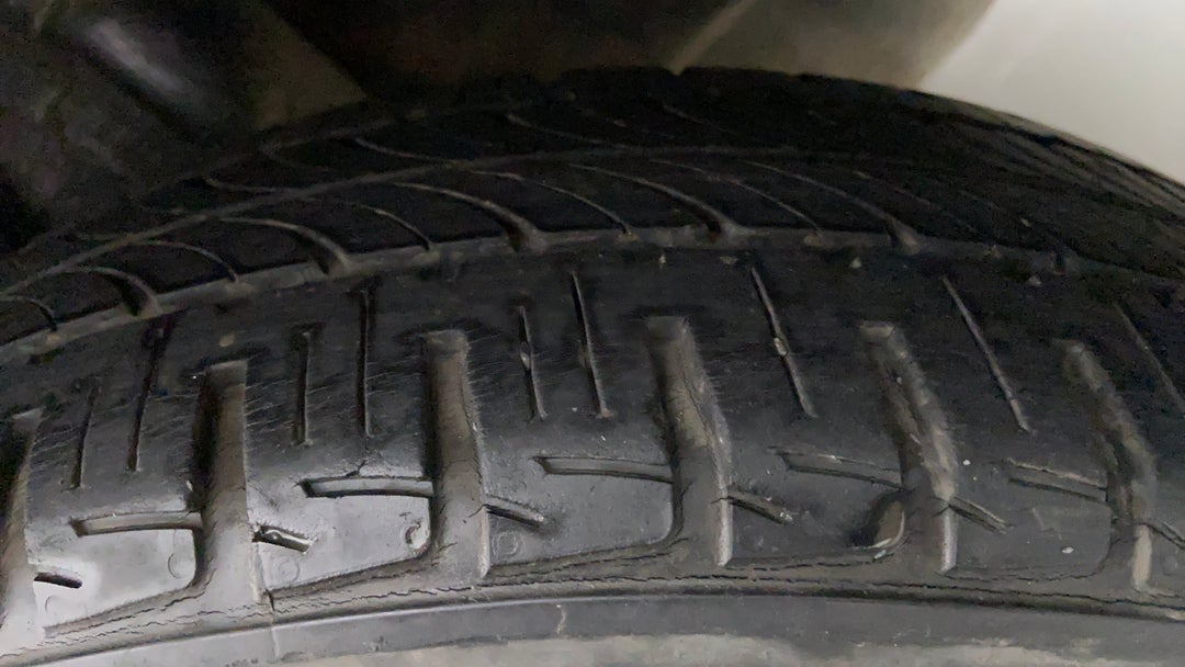 Left Rear Tyre Tread