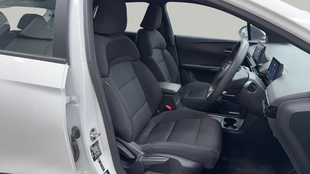 2024 MG Mg4 Excite 51, Automatic, 20841 km, Right Side Front Door Cabin View