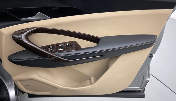 2019 MG HECTOR SHARP DCT PETROL, Petrol, Automatic, 14,367 km, Driver Side Door Panels Control