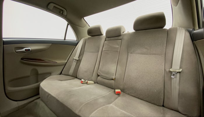 2011 Toyota Corolla Altis G PETROL, Petrol, Manual, 63,980 km, Right Side Rear Door Cabin