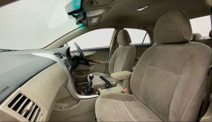 2011 Toyota Corolla Altis G PETROL, Petrol, Manual, 63,980 km, Right Side Front Door Cabin