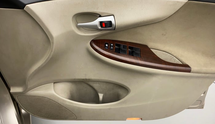 2011 Toyota Corolla Altis G PETROL, Petrol, Manual, 63,980 km, Driver Side Door Panels Control