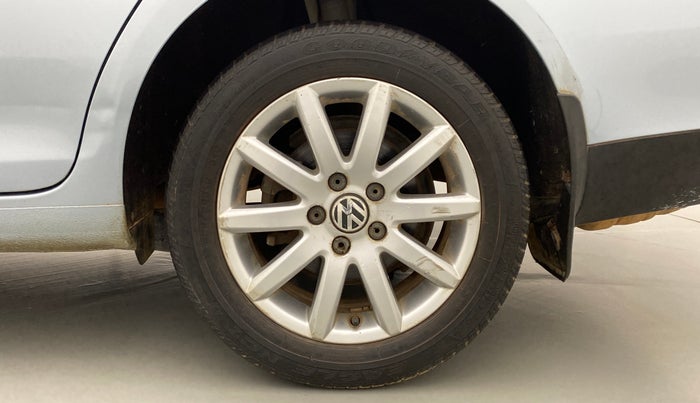 2010 Volkswagen Jetta COMFORTLINE 2.0L TDI, Diesel, Manual, 70,642 km, Left Rear Wheel