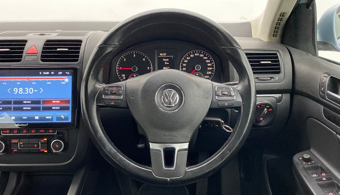 2010 Volkswagen Jetta COMFORTLINE 2.0L TDI, Diesel, Manual, 70,642 km, Steering Wheel Close Up
