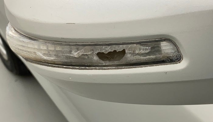 2013 Maruti Swift Dzire VXI, Petrol, Manual, 75,281 km, Right rear-view mirror - Indicator light has minor damage
