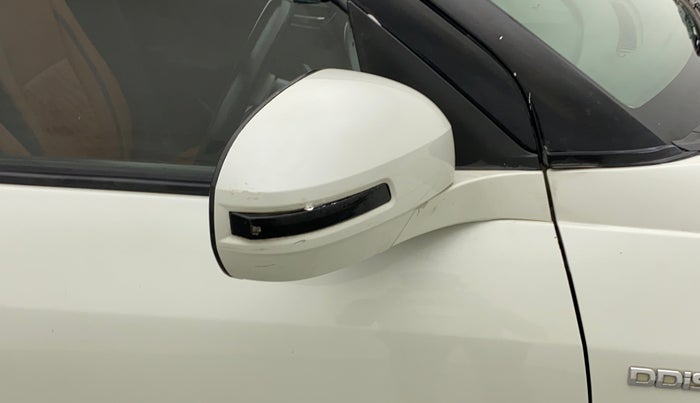 2014 Maruti Swift VDI, Diesel, Manual, 94,953 km, Right rear-view mirror - Minor scratches