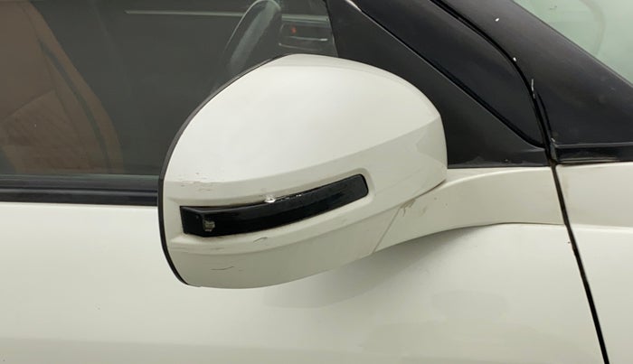 2014 Maruti Swift VDI, Diesel, Manual, 94,953 km, Right rear-view mirror - Indicator light not working