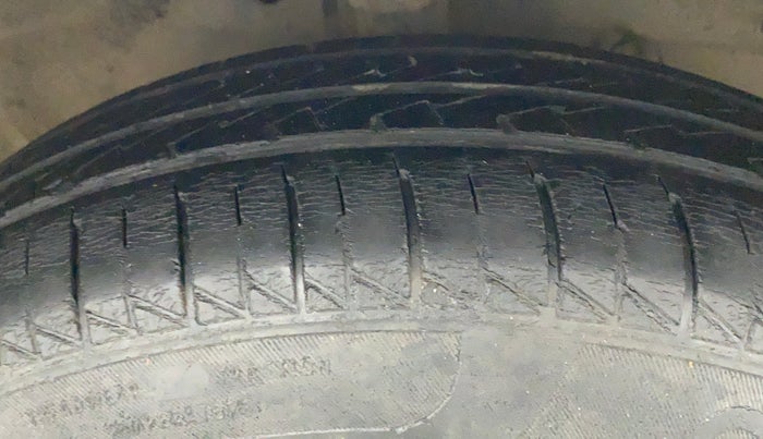 2014 Maruti Swift VDI, Diesel, Manual, 94,953 km, Right Front Tyre Tread