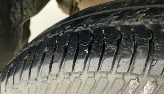 2014 Maruti Swift VDI, Diesel, Manual, 94,953 km, Right Rear Tyre Tread