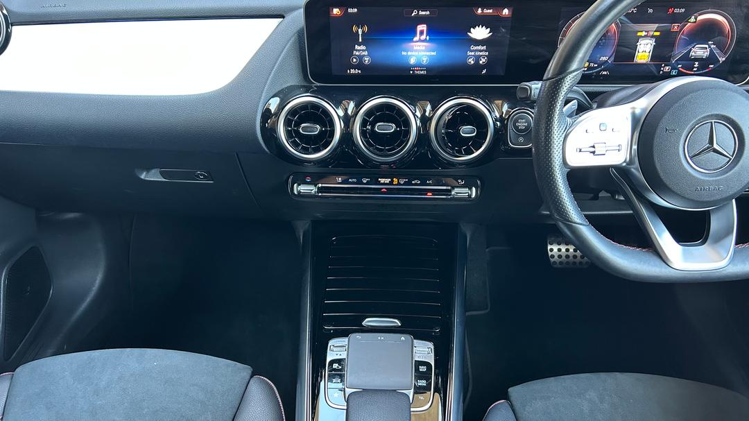 2019 Mercedes-benz B180 B180, Automatic, 50661 km, Center Console