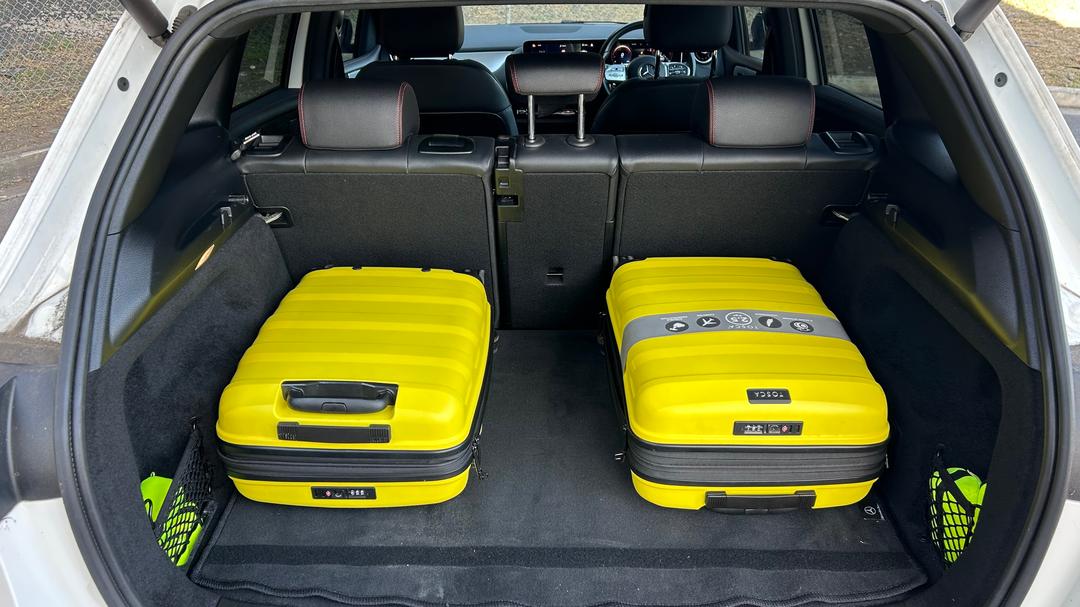 2019 Mercedes-benz B180 B180, Automatic, 50661 km, Boot Inside View with Luggage