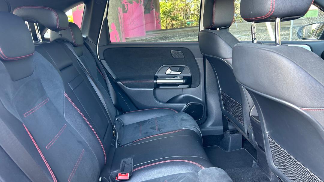 2019 Mercedes-benz B180 B180, Automatic, 50661 km, Right Side Rear Door Cabin View
