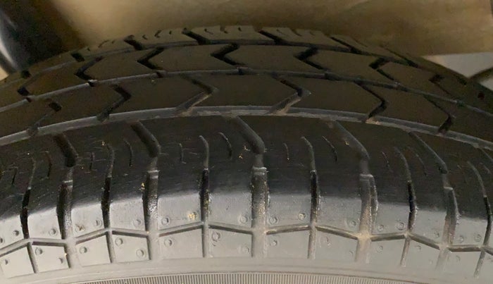 2014 Maruti Ritz VDI, Diesel, Manual, 92,122 km, Right Rear Tyre Tread