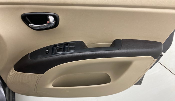 2013 Hyundai i10 MAGNA 1.1, Petrol, Manual, 46,764 km, Driver Side Door Panels Control