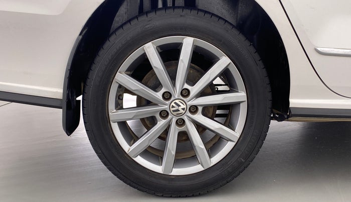2021 Volkswagen Vento HIGHLINE PLUS 1.0 TSI AT, Petrol, Automatic, 27,408 km, Right Rear Wheel