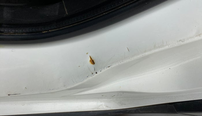2018 Honda WR-V 1.5L I-DTEC VX MT, Diesel, Manual, 1,18,434 km, Left C pillar - Slightly dented