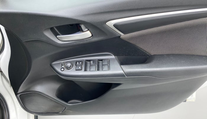 2018 Honda WR-V 1.5L I-DTEC VX MT, Diesel, Manual, 1,18,434 km, Driver Side Door Panels Control