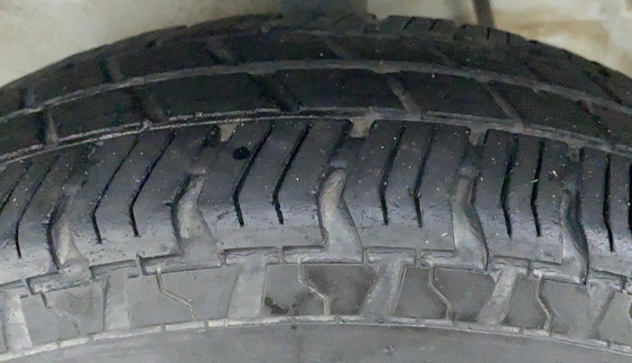 2018 Maruti Alto 800 LXI, Petrol, Manual, 40,594 km, Left Front Tyre Tread