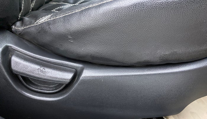 2017 Hyundai Grand i10 MAGNA 1.2 VTVT, Petrol, Manual, 20,879 km, Driver Side Adjustment Panel