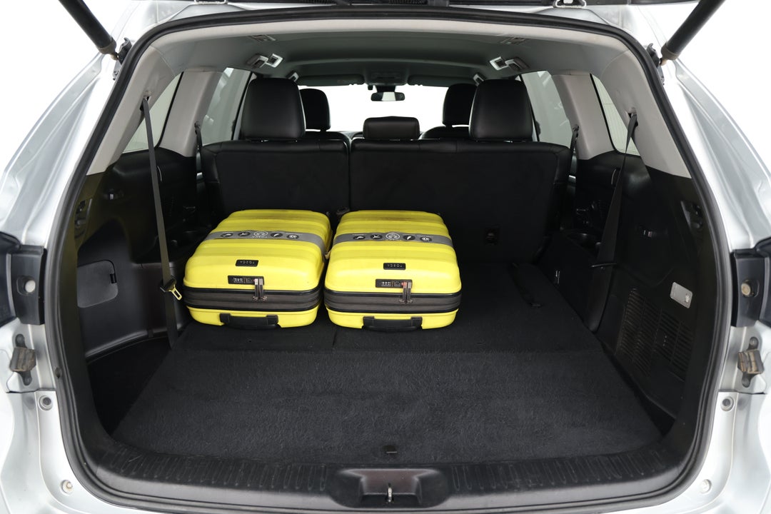 2018 Toyota Kluger Gxl (4x2), Automatic, 114349 km, Boot Inside View with Luggage