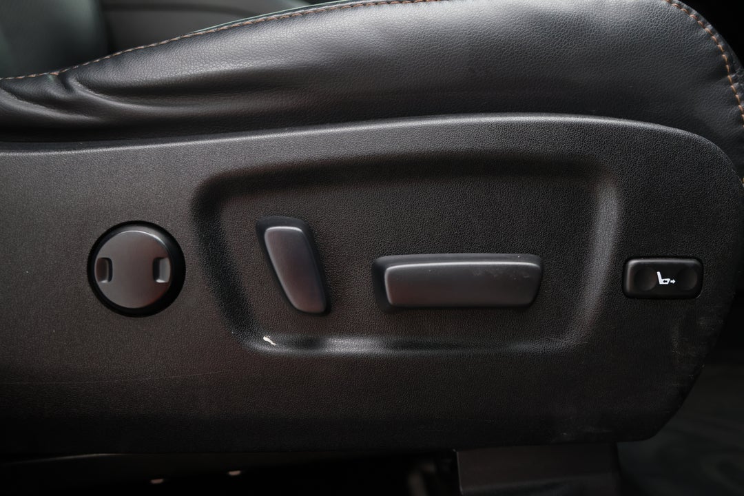 2018 Toyota Kluger Gxl (4x2), Automatic, 114349 km, Drivers Side Adjustment Panel