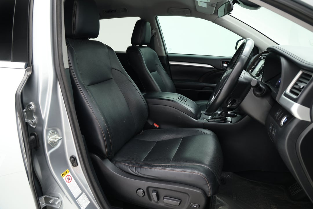 2018 Toyota Kluger Gxl (4x2), Automatic, 114349 km, Right Side Front Door Cabin View