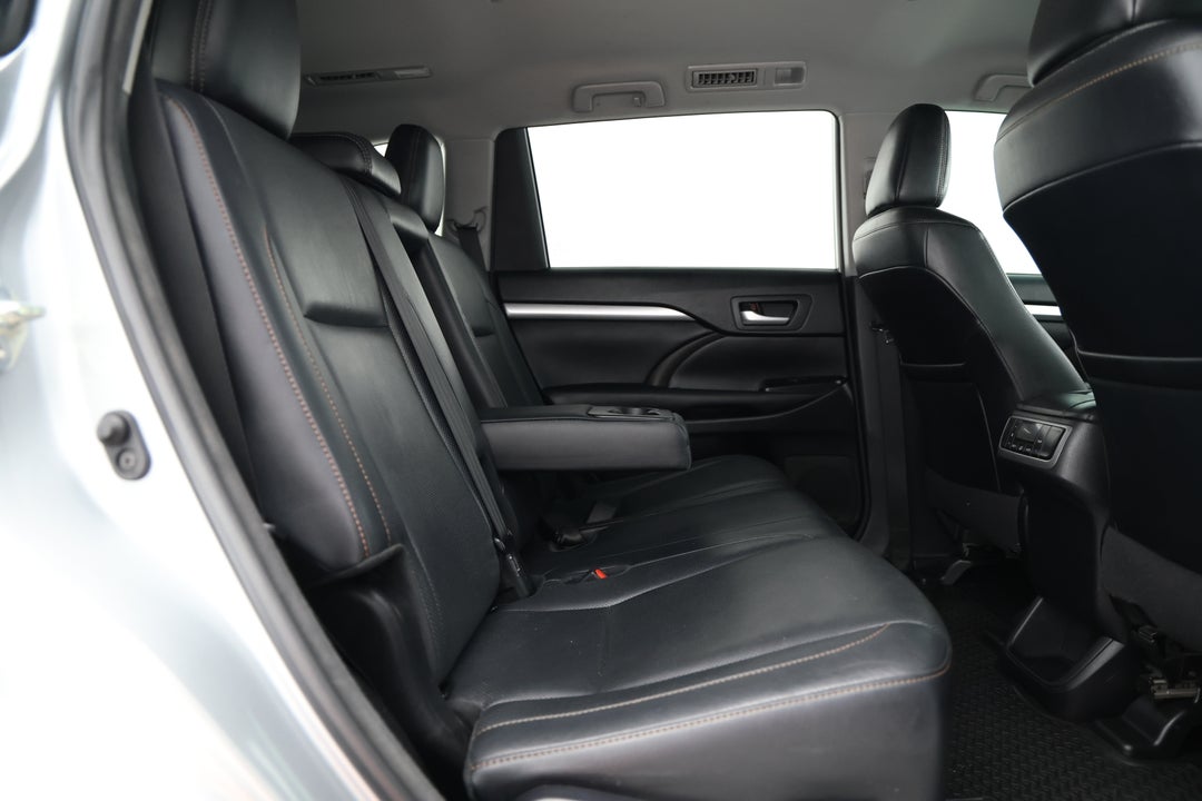 2018 Toyota Kluger Gxl (4x2), Automatic, 114349 km, Right Side Rear Door Cabin View