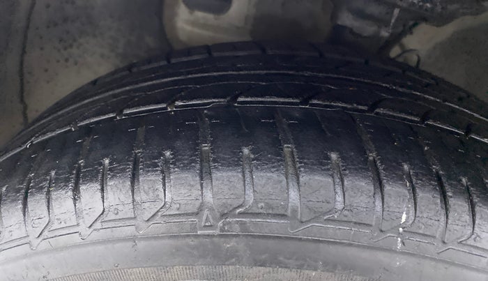 2015 Hyundai Elite i20 SPORTZ (O) 1.4, Diesel, Manual, 91,813 km, Left Front Tyre Tread