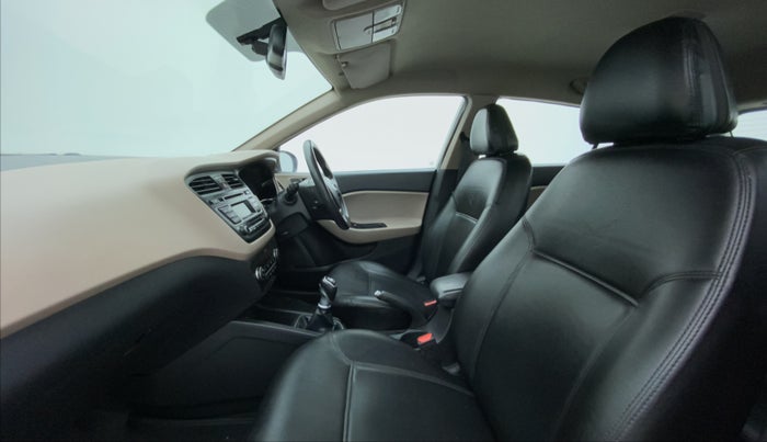 2015 Hyundai Elite i20 SPORTZ (O) 1.4, Diesel, Manual, 91,813 km, Right Side Front Door Cabin