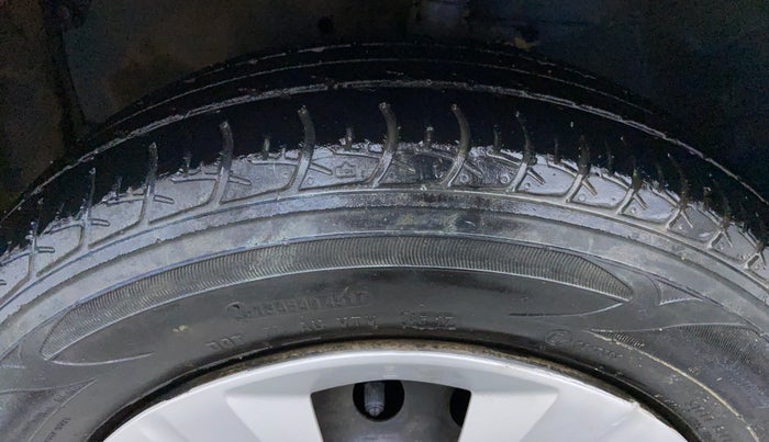 2017 Maruti Celerio ZXI D, Petrol, Manual, 34,177 km, Left Front Tyre Tread