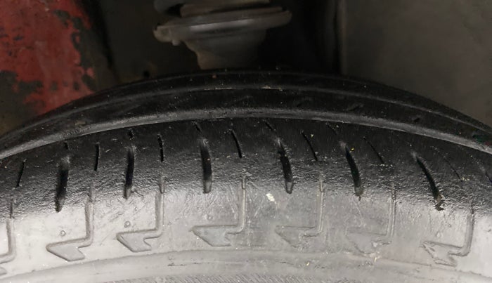 2018 Maruti IGNIS ALPHA 1.2 AMT DUAL TONE, Petrol, Automatic, 38,395 km, Right Front Tyre Tread