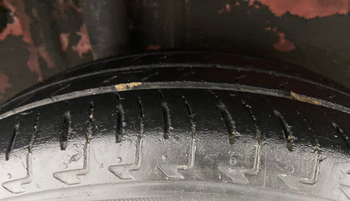 2018 Maruti IGNIS ALPHA 1.2 AMT DUAL TONE, Petrol, Automatic, 38,395 km, Right Rear Tyre Tread