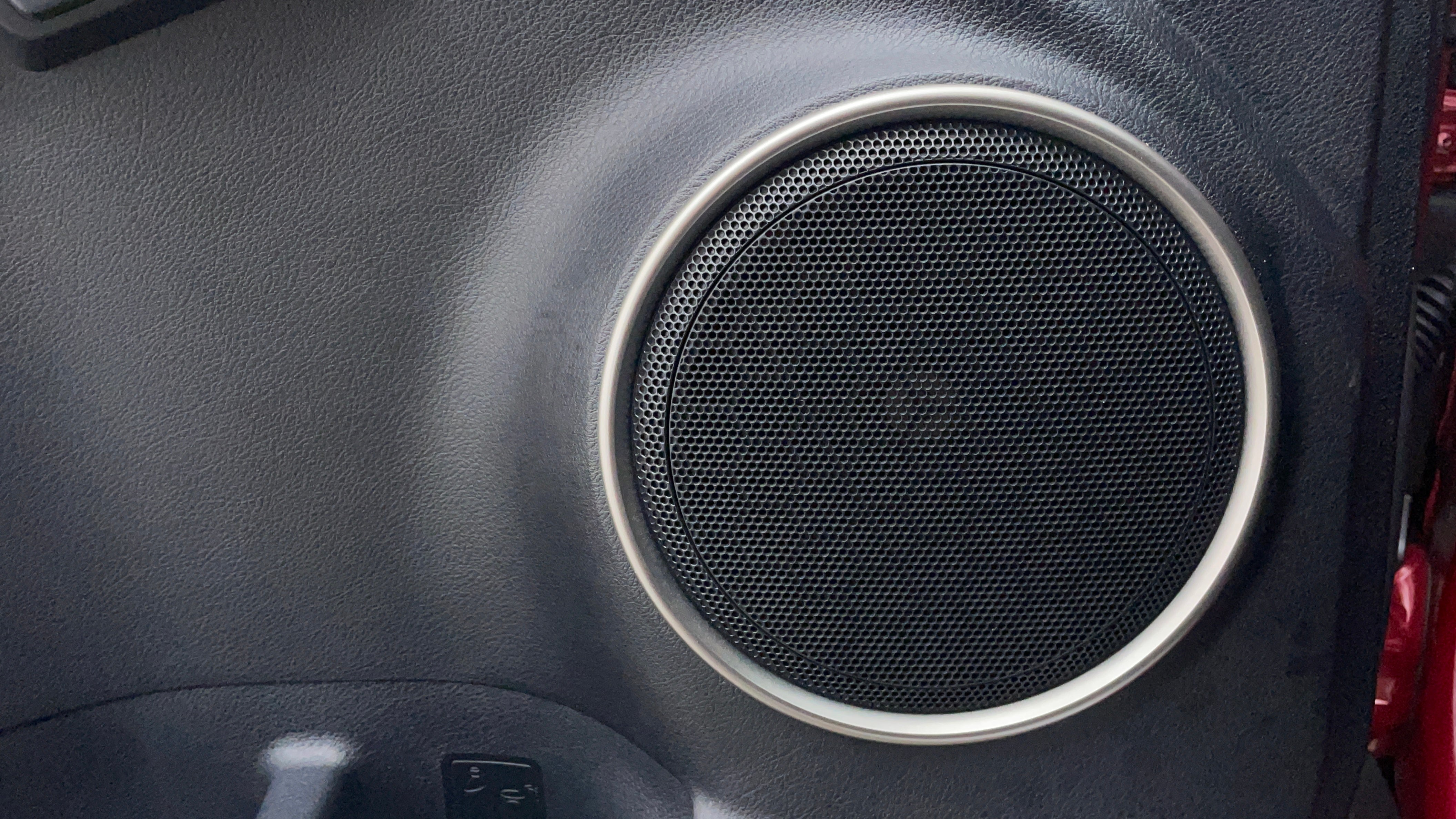 Lexus NX2001-Speakers